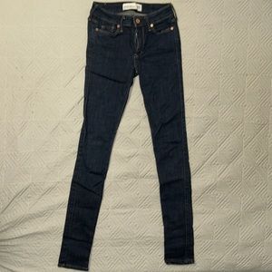 Abercrombie and Fitch super skinny 00 R low rise, dark jean BRAND NEW/NEVER WORN